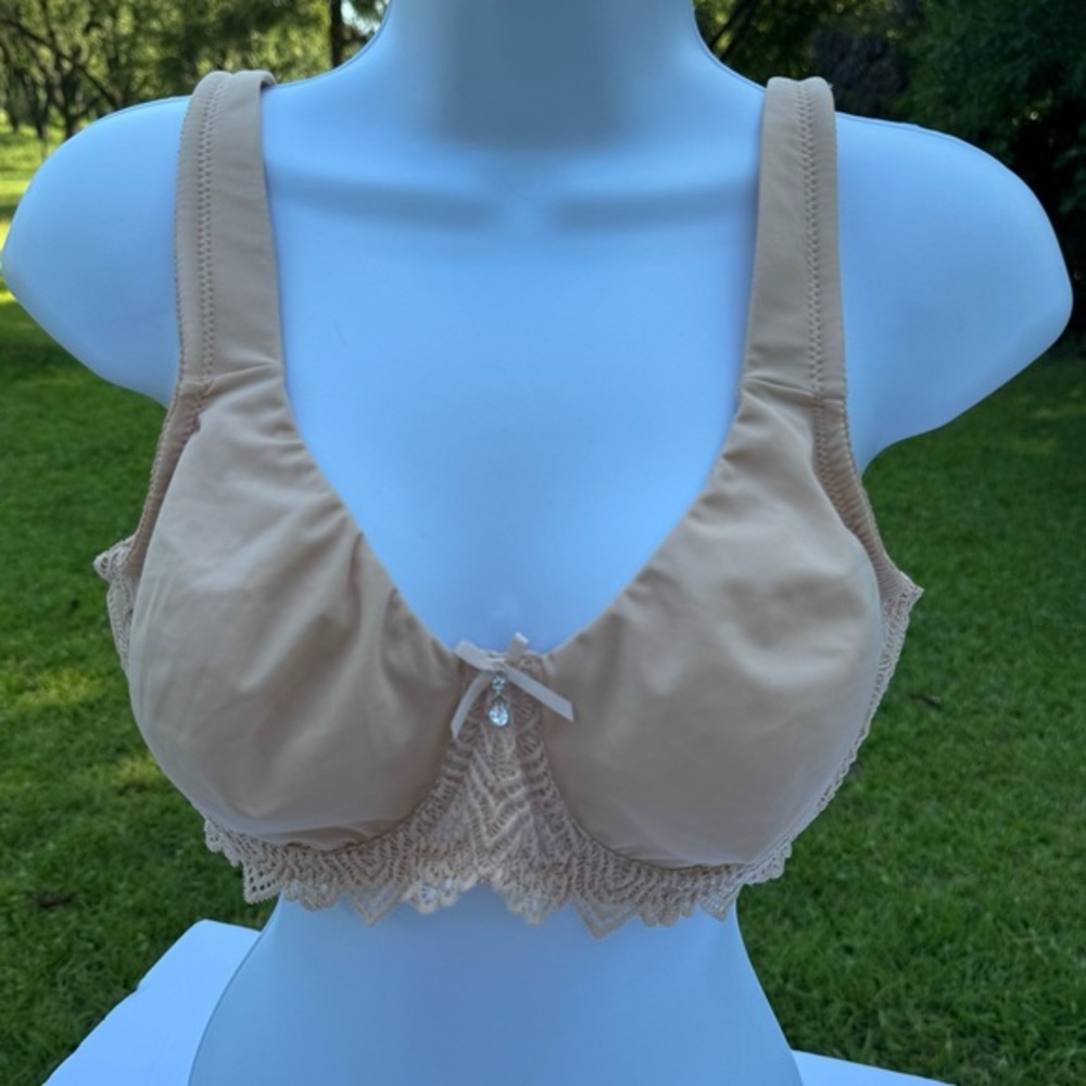 Curve Muse Elegant Lace Trimmed Bra in Tan 36C